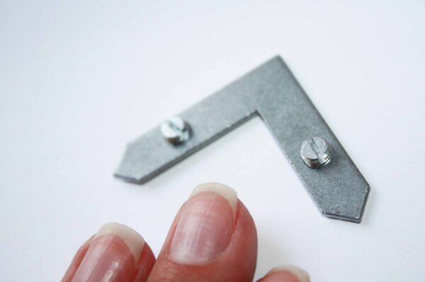 Narożnik montażowy do ram aluminiowych – łącznik kątowy 90° do profili